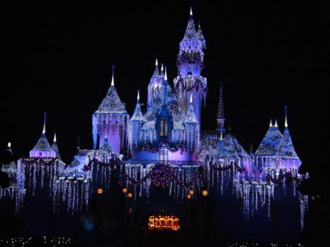 2 Personen - 3 Tage Eintritt für Disneyland + 2 Übernachtungen in den Themenhotels ab 398 Euro