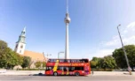 Hop-on Hop-off Bustour im Panorama-Doppeldeckerbus mit Audioguide mit Berlin City Tour (bis zu 40% sparen)